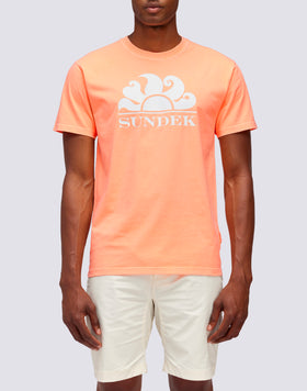 CAMISETA CON LOGOTIPO IMPRESO