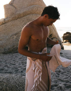 SERVIETTE DE PLAGE FOUTA JACQUARD AVEC LOGO