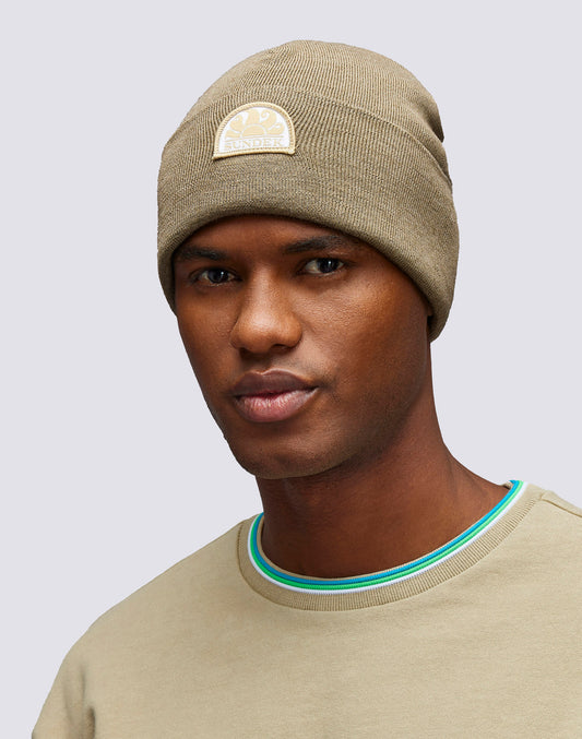 BEANIE WITH PATCH