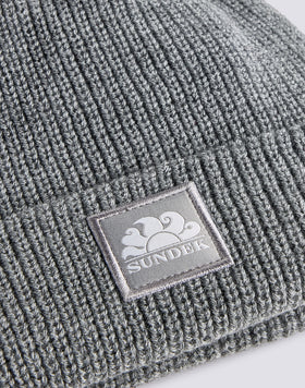 BONNET EN TRICOT CÔTELÉ