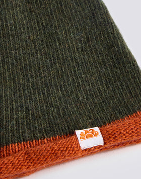 BONNET DE COULEUR CONTRASTÉE