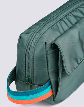 NÉCESSAIRE DE TOILETTE AVEC DÉTAILS ARC-EN-CIEL