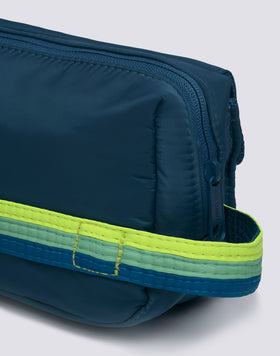 BEAUTY CASE WITH RAINBOW DETAILS