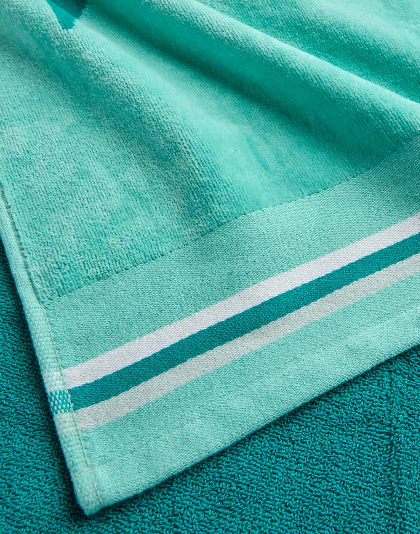 NEW CLASSIC - JACQUARD BEACH TOWEL WITH LOGO