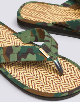 CAMOU FLIP FLOPS