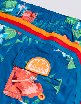 COSTUME DA BAGNO BAMBINO CORTO VITA ELASTICATA REPREVE® CON STAMPA ISLAND BLISS