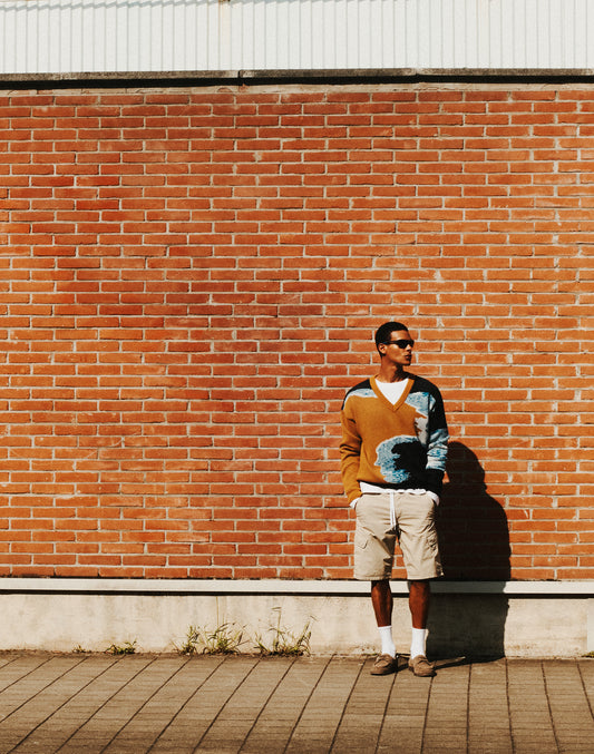 JERSEY DE HOMBRE JACQUARD CON CUELLO EN V Y COLORES EFECTO MAR