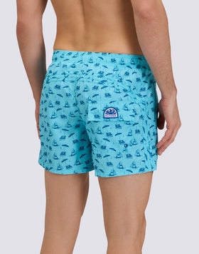 REPREVE® TRAJE DE BAÑO CORTO CON CINTURA ELÁSTICA Y GREETINGS FROM MEXICO ESTAMPADO