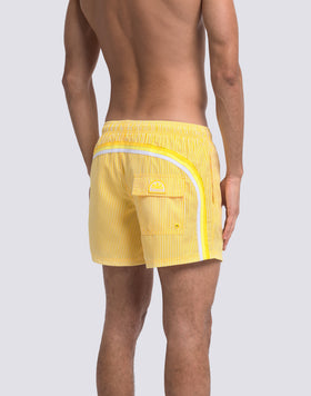 COSTUME DA BAGNO UOMO CORTO VITA ELASTICATA POLIESTERE RICICLATO REPREVE® CON STAMPA JUICY STRIPES CON RICAMO FRUTTA