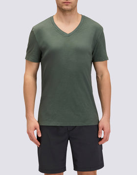 T-SHIRT TINTO CAPO CON SCOLLO A V
