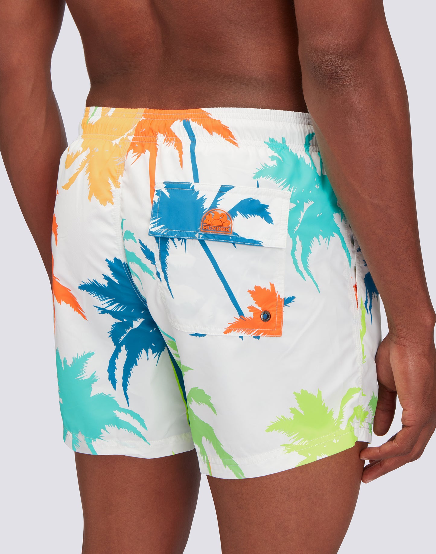 SHORT DE BAIN COURT À TAILLE ÉLASTIQUE AVEC IMPRIMÉ MULTIPALM EN POLY RECYCLÉ