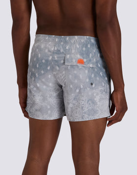 MAILLOT DE BAIN SHORT HOMME AVEC TAILLE ÉLASTIQUÉE IMPRIMÉ BANDANA PAISLEY EN POLYESTER RECYCLÉ