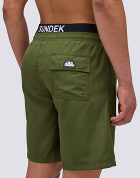 BAÑADOR LARGO CON CINTURA ELÁSTICA Y ELÁSTICO CON LOGOTIPO