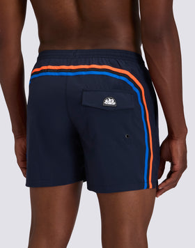 BAÑADOR CON TEJIDO ELÁSTICO, CINTURA ELÁSTICA Y BOLSILLO EXTRAÍBLE