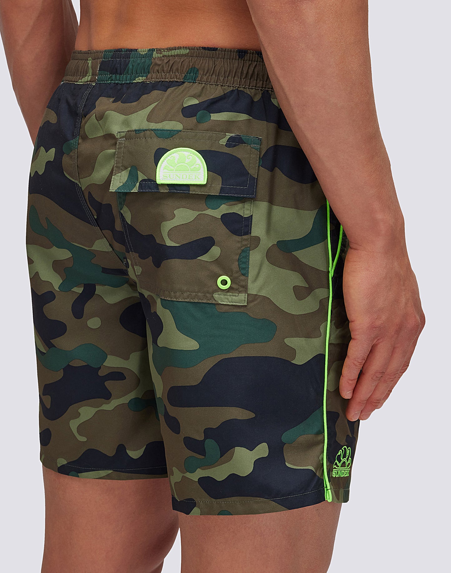 SHORT DE BAIN STRETCH MOYEN AVEC IMPRIMÉ CAMOU