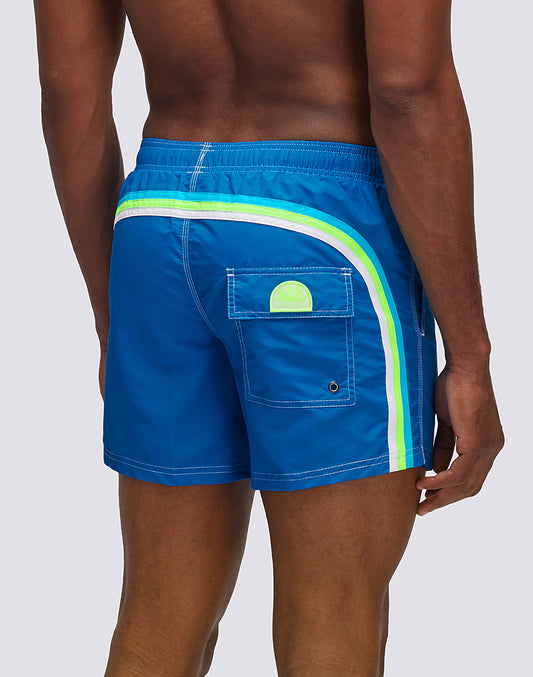 SHORT SWIM SHORTS WITH AN ELASTICATED WAISTBAND