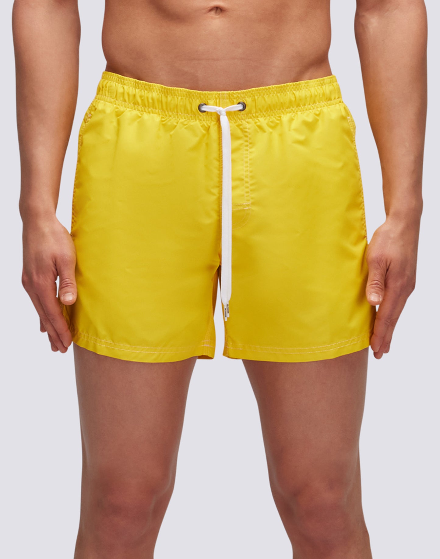 ICONIC TAFFETA STRETCH WAIST SHORT SWIM TRUNKS