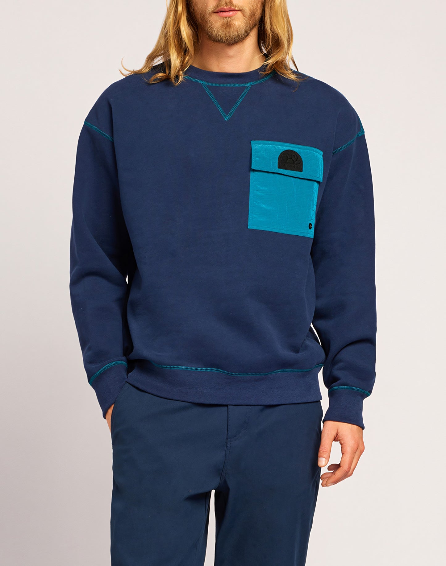 BRUSHED SWEATSHIRT WITH FRONT POCKET