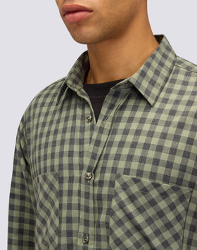 CAMISA DE HOMBRE A CUADROS DE ALGODÓN GABARDINA TEÑIDA A MANO