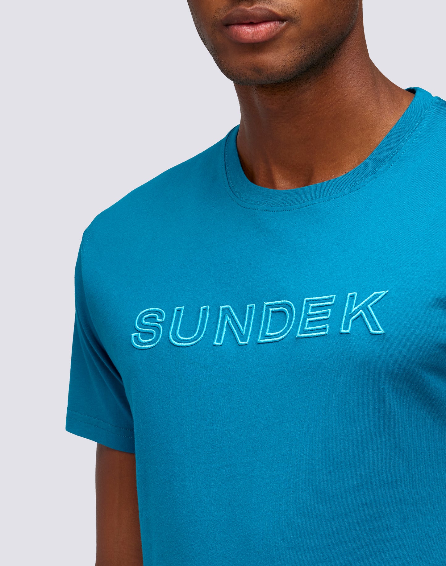 EMBROIDERED LOGO T-SHIRT