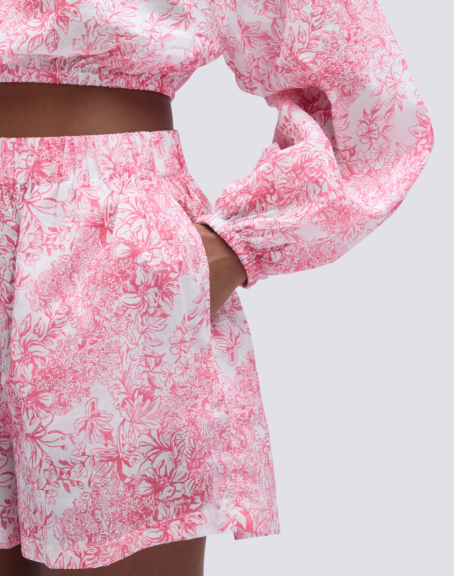 SEMI-STRETCH FLEUR DE JOIE PRINT SHORTS