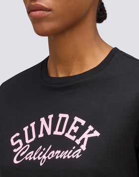 CAMISETA CROPPED DE MUJER CON LAVADO VINTAGE