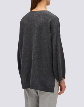 WOMEN'S V-NECK WOOL SWEATER