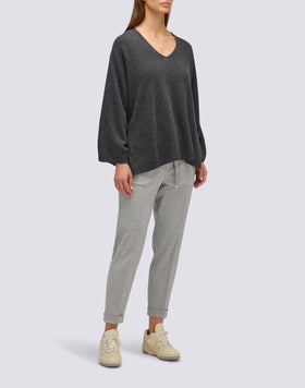 WOMEN'S V-NECK WOOL SWEATER