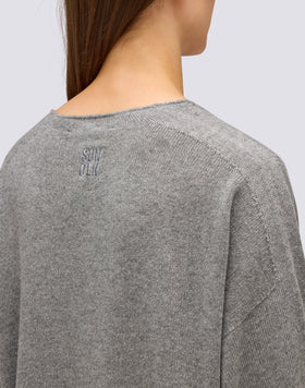 WOMEN'S V-NECK WOOL SWEATER