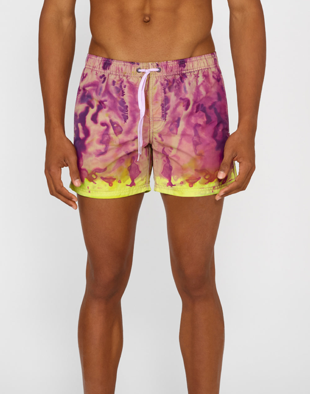 SHORT SWIM SHORTS WITH AN ELASTICATED WAISTBAND