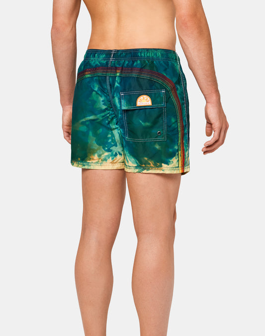 SHORT SWIM SHORTS WITH AN ELASTICATED WAISTBAND AND PATCH