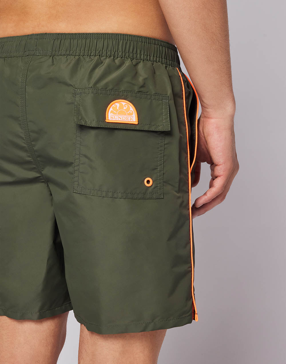 ICONIC TAFFETA STRETCH WAIST MID-LENGTH SWIM TRUNKS