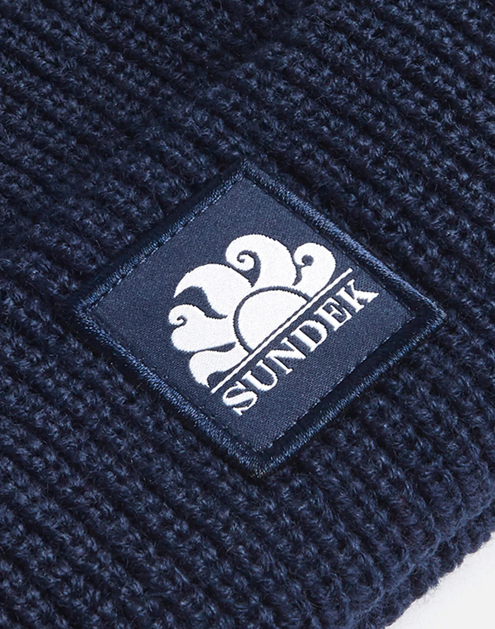 GORRO DE PUNTO DE CANALÉ CON LOGOTIPO